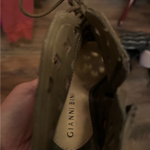 Green Gianni Bini heels. Have never been worn. - Picture 3 of 3